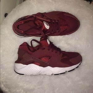 Burgundy Air Huraches